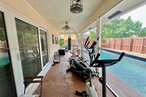 Casa en venta en Coral Springs, Florida, 4 dormitorios, 187.2 m2 № 1362773 - foto 4