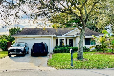 Villa ou maison à vendre à Coral Springs, Floride: 4 chambres, 187.2 m2 № 1362773 - photo 10