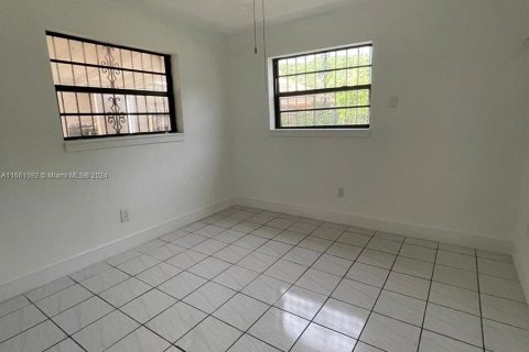 Casa en alquiler en Miami, Florida, 2 dormitorios, 172.33 m2 № 1370398 - foto 15