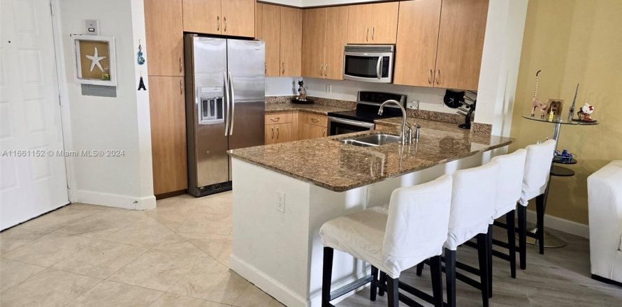 Condominio en Hollywood, Florida, 1 dormitorio  № 1370400