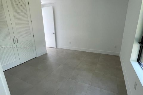 Immobilier commercial à vendre à Miami, Floride: 391.68 m2 № 1272050 - photo 8