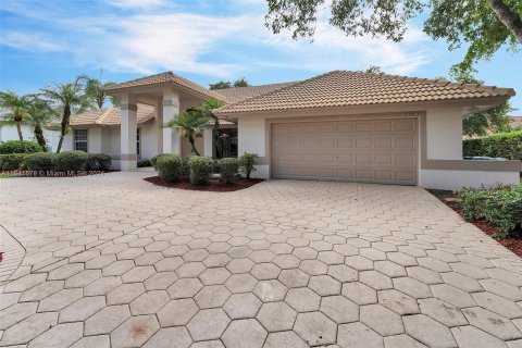 House in Coral Springs, Florida 4 bedrooms, 286.05 sq.m. № 1319283 - photo 4