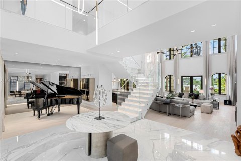 Casa en venta en Miami Beach, Florida, 6 dormitorios, 660.26 m2 № 1320883 - foto 18