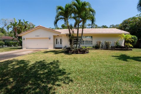 House in Coral Springs, Florida 3 bedrooms, 167.97 sq.m. № 1173571 - photo 23