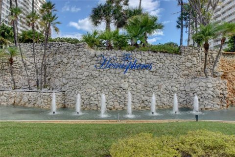 Condo in Hallandale Beach, Florida, 1 bedroom  № 1378601 - photo 6