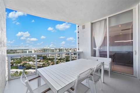 Condo in Sunny Isles Beach, Florida, 3 bedrooms  № 1378597 - photo 22