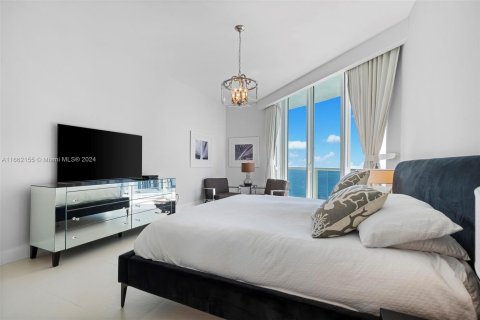 Condo in Sunny Isles Beach, Florida, 3 bedrooms  № 1378597 - photo 19