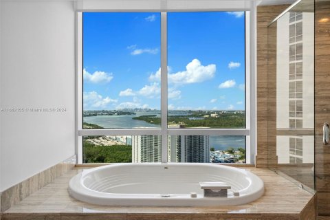 Copropriété à vendre à Sunny Isles Beach, Floride: 3 chambres, 216.18 m2 № 1378597 - photo 4