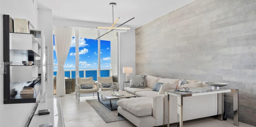 Condo in Sunny Isles Beach, Florida, 3 bedrooms  № 1378597