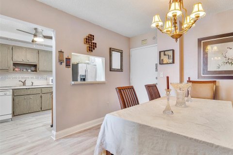 Copropriété à vendre à North Miami, Floride: 1 chambre, 81.29 m2 № 1378596 - photo 11