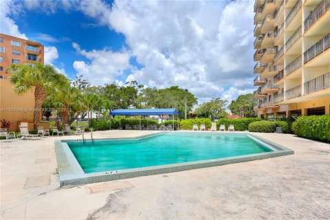 Copropriété à vendre à North Miami, Floride: 1 chambre, 81.29 m2 № 1378596 - photo 1