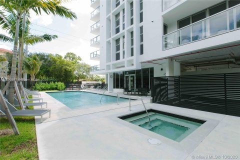 Condo in North Miami Beach, Florida, 2 bedrooms  № 1378598 - photo 4