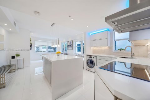 Condominio en venta en Miami Beach, Florida, 1 dormitorio, 50.17 m2 № 1328262 - foto 4