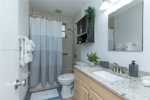 Casa en venta en Hallandale Beach, Florida, 3 dormitorios, 110 m2 № 1293282 - foto 17