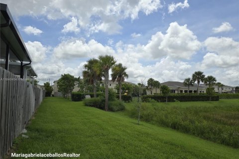 Townhouse in Florida City, Florida 4 bedrooms, 157.93 sq.m. № 1316726 - photo 29