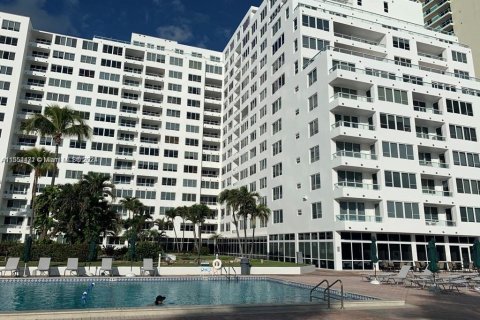 Condominio en venta en Miami Beach, Florida, 1 dormitorio, 87.14 m2 № 1080970 - foto 28