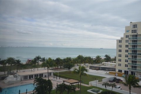 Copropriété à vendre à Miami Beach, Floride: 1 chambre, 87.14 m2 № 1080970 - photo 14