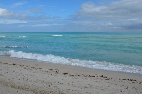 Condominio en venta en Miami Beach, Florida, 1 dormitorio, 87.14 m2 № 1080970 - foto 30