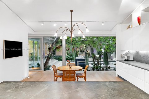 Villa ou maison à vendre à Miami Beach, Floride: 4 chambres, 525.46 m2 № 1081056 - photo 17