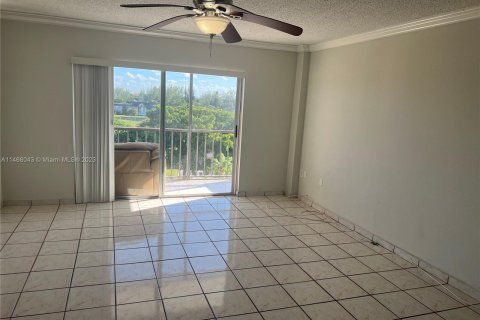 Copropriété à vendre à Lauderhill, Floride: 1 chambre, 67.73 m2 № 779282 - photo 2