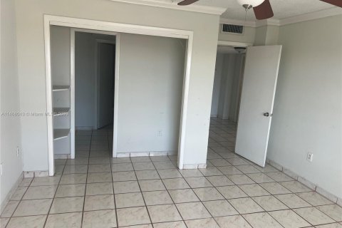 Copropriété à vendre à Lauderhill, Floride: 1 chambre, 67.73 m2 № 779282 - photo 4