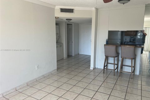 Copropriété à vendre à Lauderhill, Floride: 1 chambre, 67.73 m2 № 779282 - photo 3