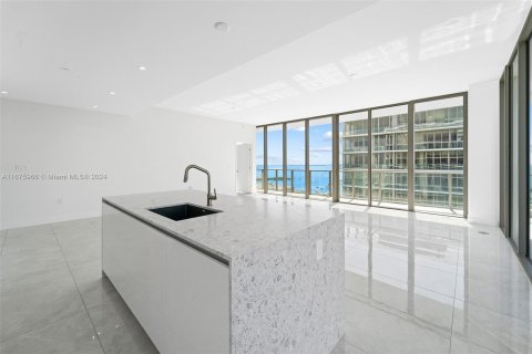 Condo in Miami, Florida, 3 bedrooms  № 1404499 - photo 14