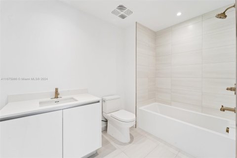 Condo in Miami, Florida, 3 bedrooms  № 1404499 - photo 5