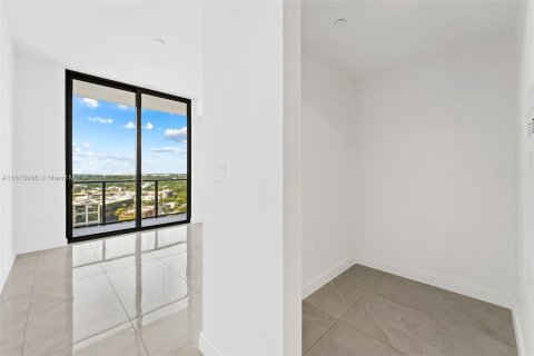 Condo in Miami, Florida, 3 bedrooms  № 1404499 - photo 6