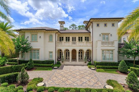 House in Orlando, Florida 7 bedrooms, 859.72 sq.m. № 424535 - photo 2