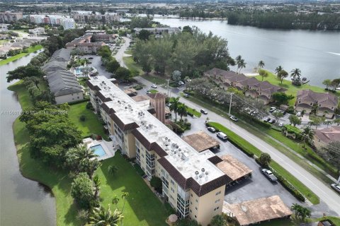 Condominio en venta en Deerfield Beach, Florida, 2 dormitorios, 83.61 m2 № 1095433 - foto 23