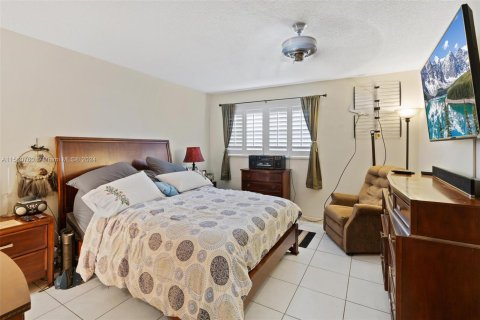 Купить кондоминиум в Дирфилд-Бич, Флорида 2 спальни, 83.61м2, № 1095433 - фото 10