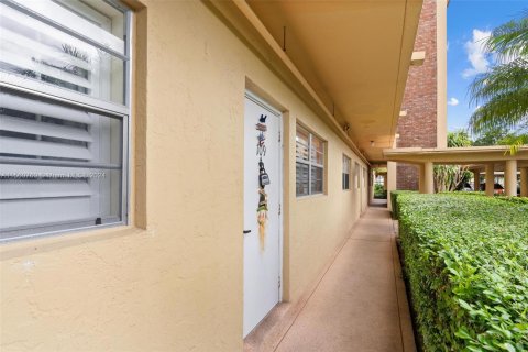 Copropriété à vendre à Deerfield Beach, Floride: 2 chambres, 83.61 m2 № 1095433 - photo 3