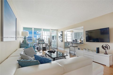 Condominio en venta en Sunny Isles Beach, Florida, 2 dormitorios, 138.24 m2 № 1161149 - foto 12