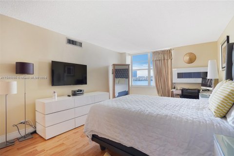 Condo in Sunny Isles Beach, Florida, 2 bedrooms  № 1161149 - photo 6