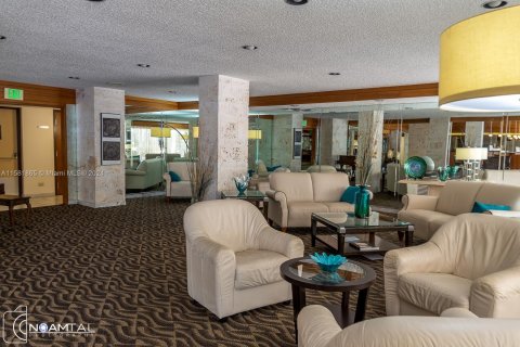 Condo in Sunny Isles Beach, Florida, 2 bedrooms  № 1161149 - photo 1