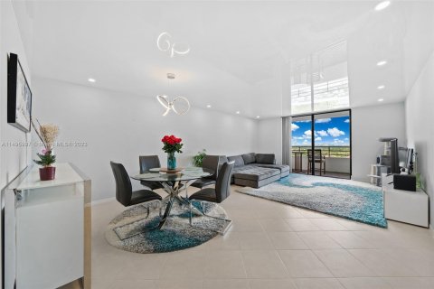 Copropriété à vendre à Hallandale Beach, Floride: 1 chambre, 88.26 m2 № 874150 - photo 2