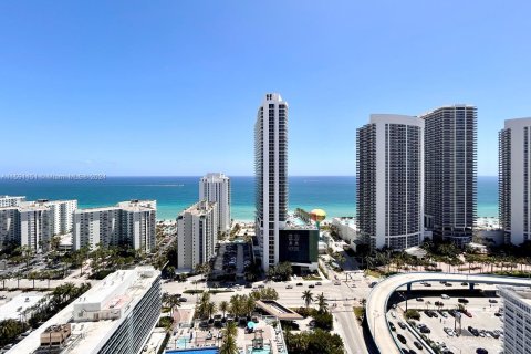 Condominio en venta en Hollywood, Florida, 2 dormitorios, 98.01 m2 № 1181487 - foto 3