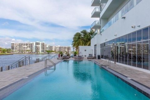 Copropriété à vendre à Hollywood, Floride: 2 chambres, 98.01 m2 № 1181487 - photo 5