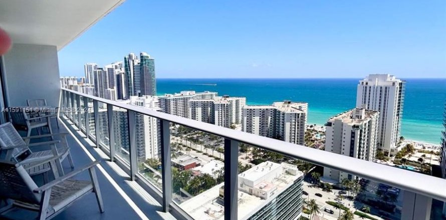 Condo in Hollywood, Florida, 2 bedrooms  № 1181487