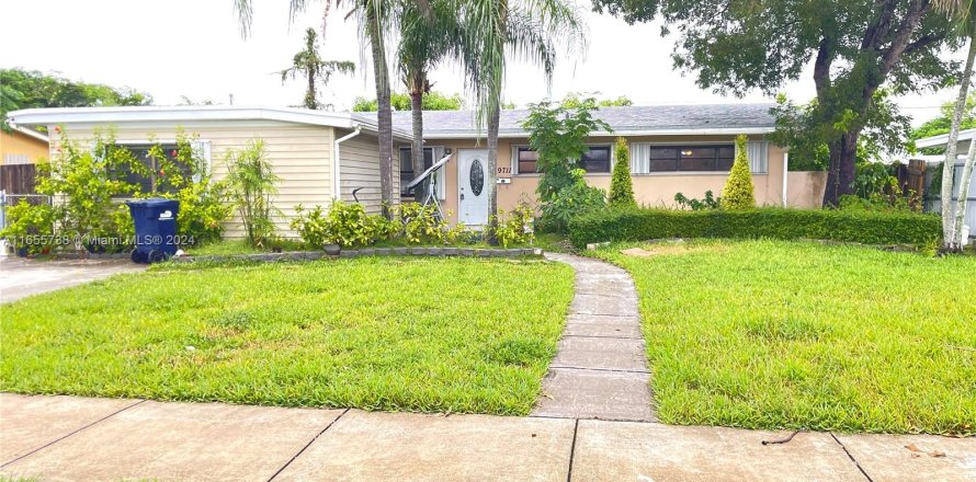 House in Cutler Bay, Florida 3 bedrooms, 111.48 sq.m. № 1355023