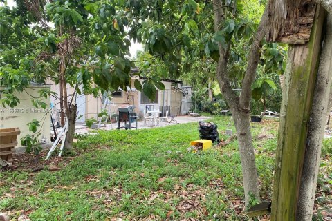 House in Miami, Florida 3 bedrooms, 122.35 sq.m. № 1355024 - photo 20