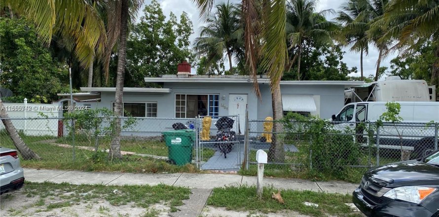 House in Miami, Florida 3 bedrooms, 122.35 sq.m. № 1355024