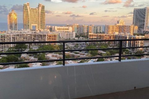 Copropriété à louer à Hallandale Beach, Floride: 1 chambre, 88.26 m2 № 1355022 - photo 15