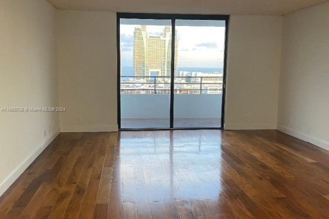 Condominio en alquiler en Hallandale Beach, Florida, 1 dormitorio, 88.26 m2 № 1355022 - foto 8