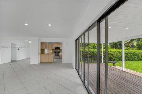 Villa ou maison à louer à Miami, Floride: 4 chambres, 177.72 m2 № 1355025 - photo 16