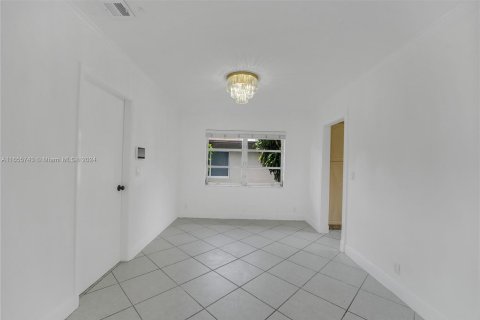 Villa ou maison à louer à Miami, Floride: 4 chambres, 177.72 m2 № 1355025 - photo 20