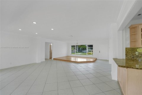 Villa ou maison à louer à Miami, Floride: 4 chambres, 177.72 m2 № 1355025 - photo 15