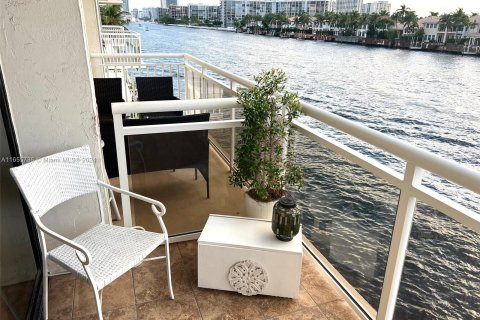 Condo in Hollywood, Florida, 1 bedroom  № 1355021 - photo 7