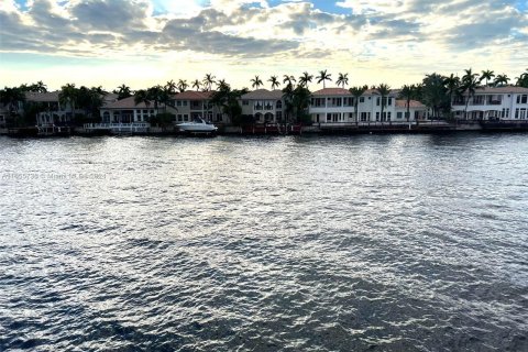 Condo in Hollywood, Florida, 1 bedroom  № 1355021 - photo 3